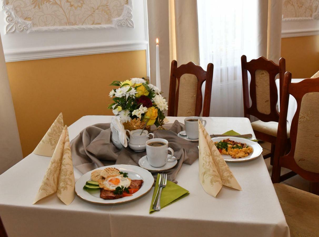 Arkadia Radziejow Bed & Breakfast Екстериор снимка